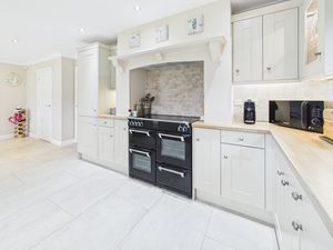 Kitchen- click for photo gallery